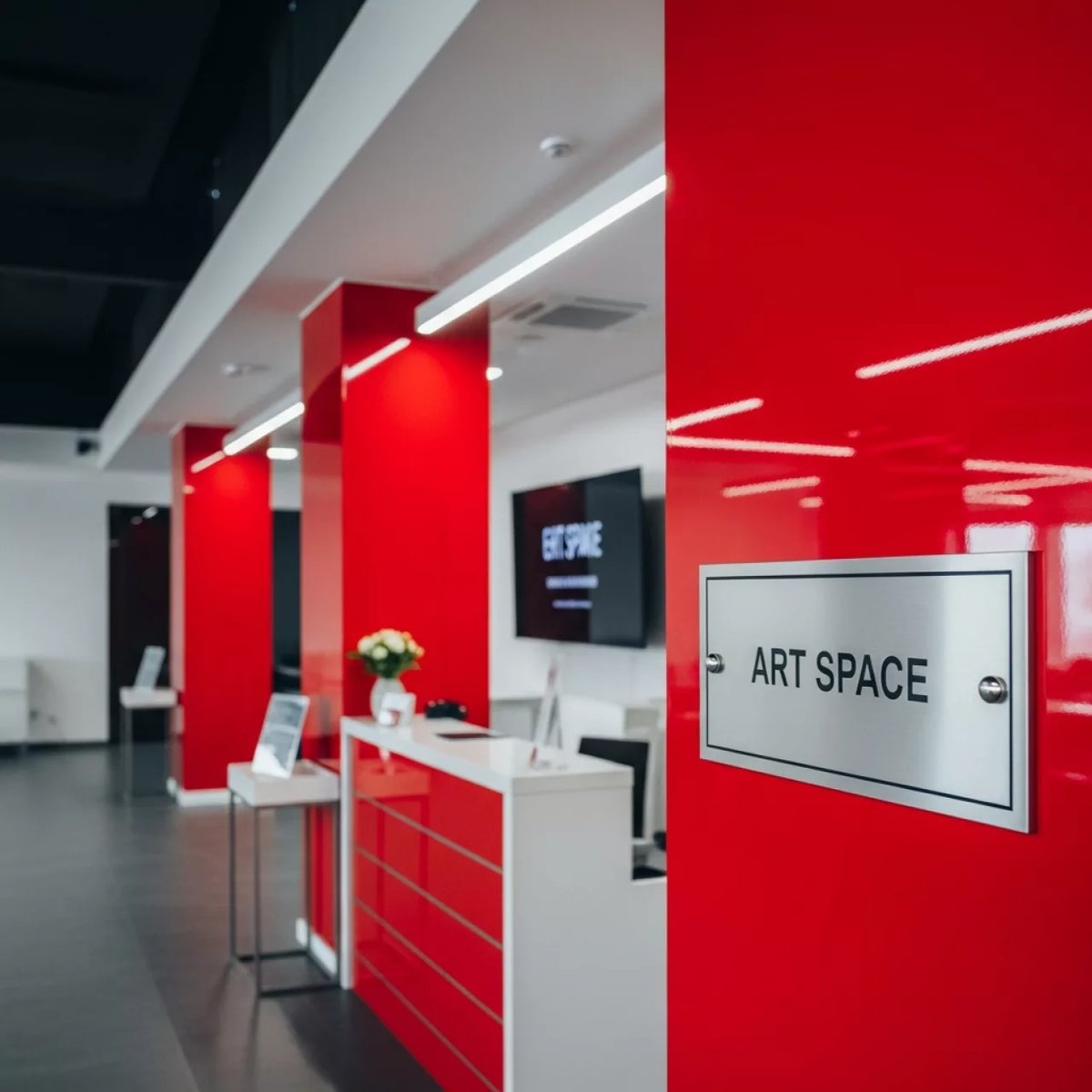 Аренда Пленка плоттерная автомобильная Oracal 970 028 52х50 м в банкетном зале «Дельфин» — ART SPACE