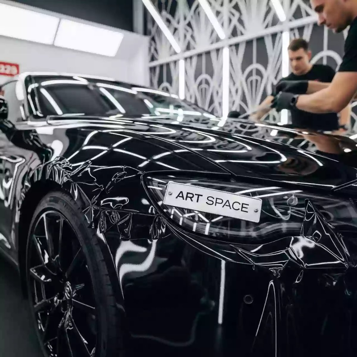 Аренда Пленка плоттерная автомобильная Oracal 970 070 52х25 м в Mercure Сочи Центр — ART SPACE