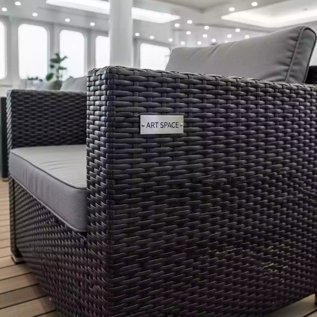 Аренда Плетеное кресло Miguel с подушками на теплоходе «Дагомыс» — ART SPACE