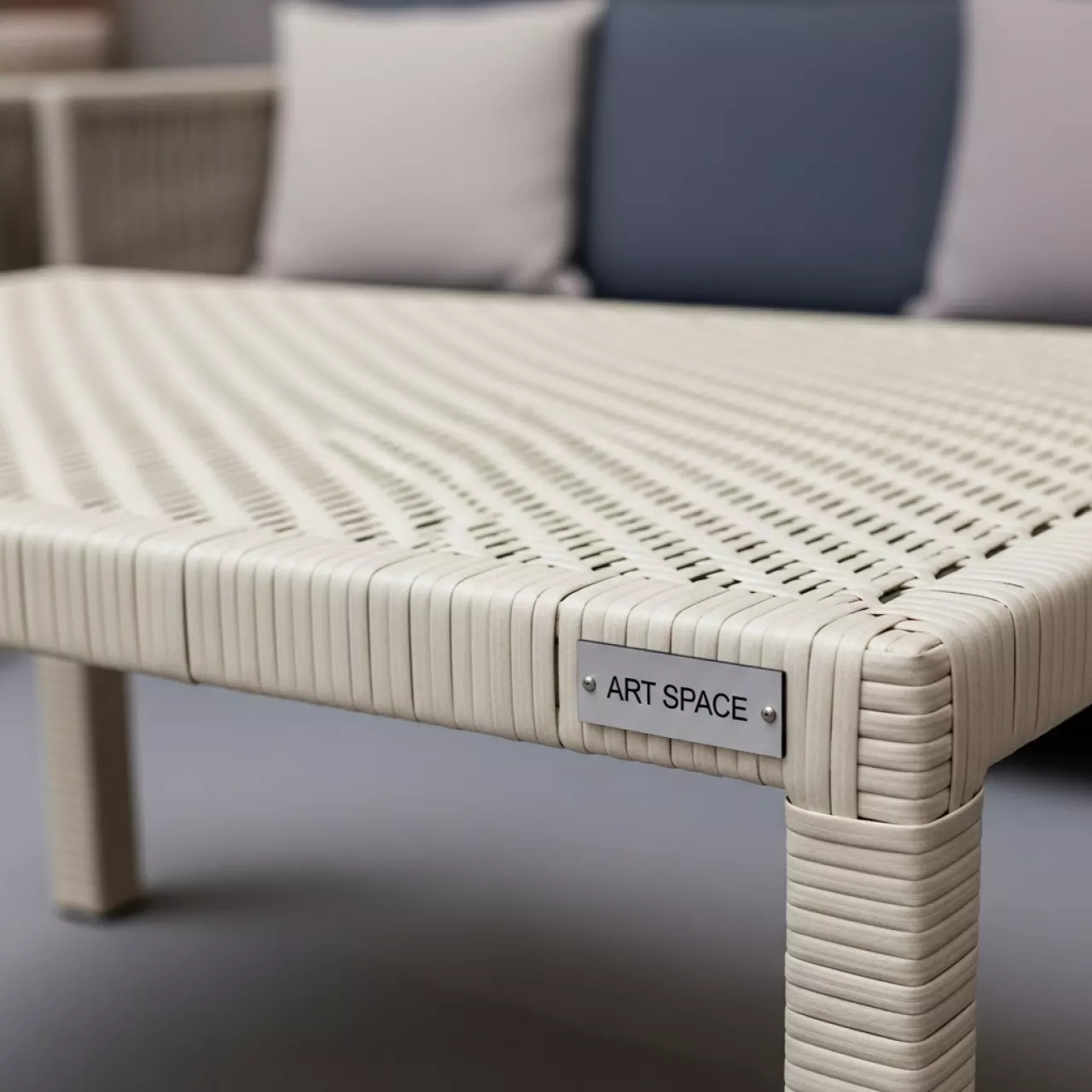 Аренда Плетеный стол T601G W1289 70х70 pale в Pullman Sochi Centre — ART SPACE