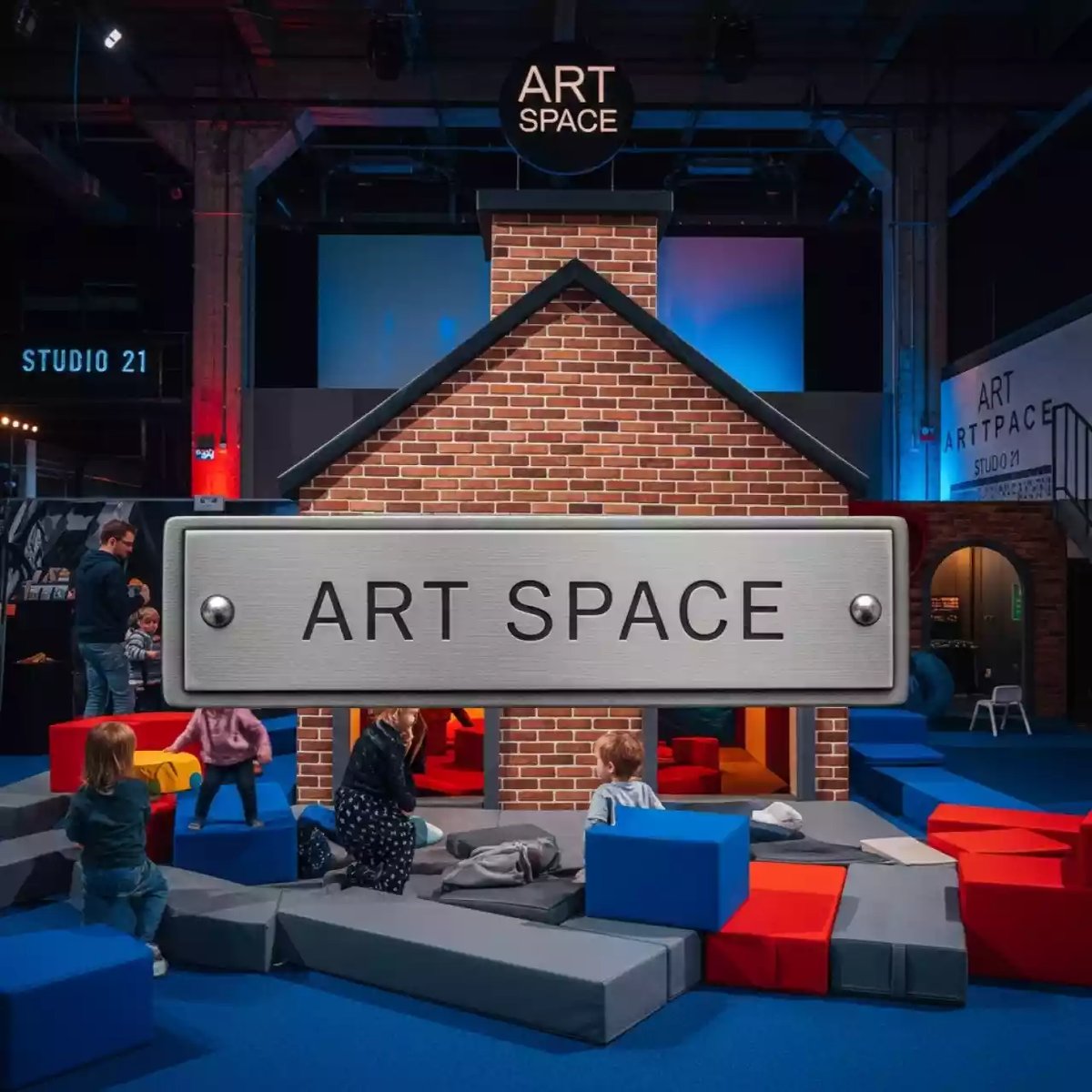Аренда Площадка детская IgraGrad Клубный домик с трубой Luxe в лофте «Студия 21» — ART SPACE