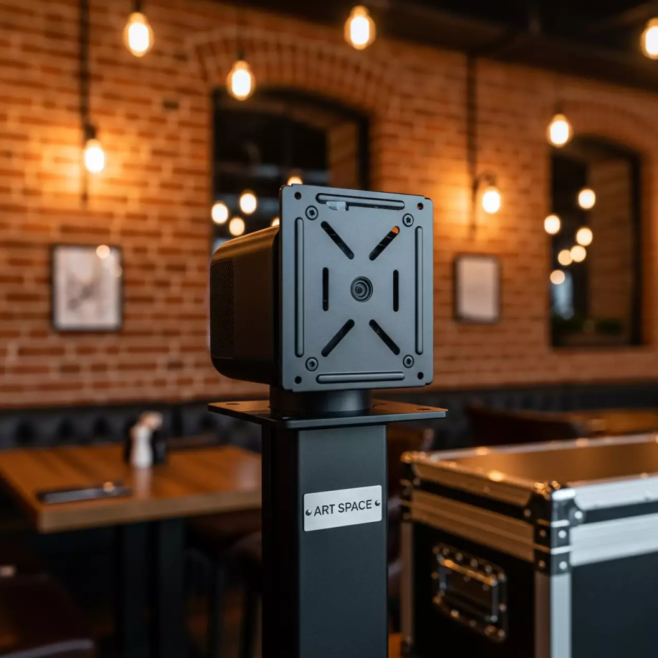 Аренда Площадка для крепления проекторов Smart к стойке Smart Base в ресторане «Плакучая Ива» — ART SPACE