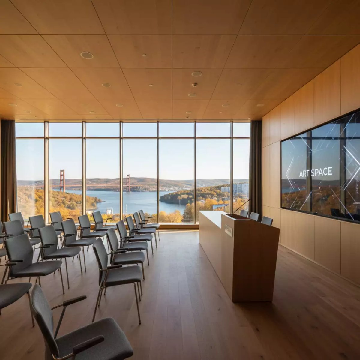 Аренда Площадки Владивостока в Panorama by Mercure — ART SPACE