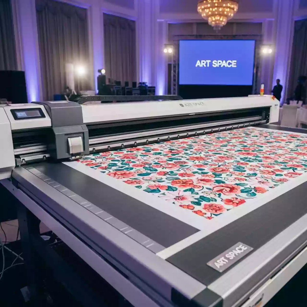 Аренда Плоттер режущий планшетный AOL2125S в отеле «Звездный» — ART SPACE