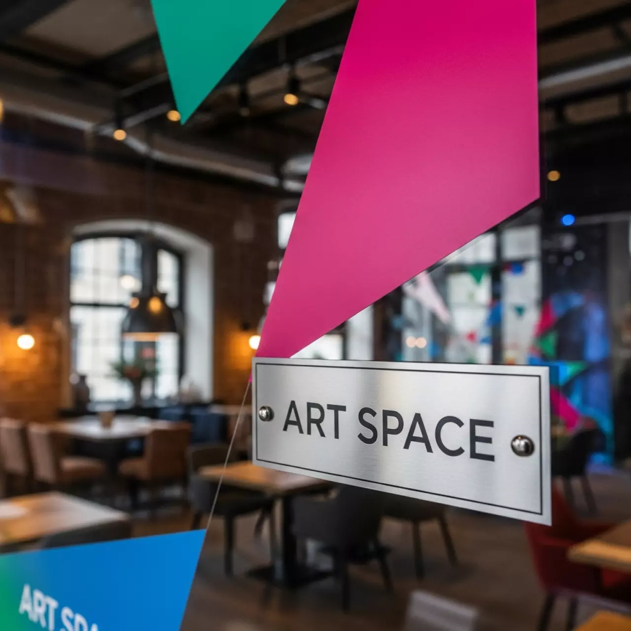 Аренда Плоттерная пленка Oracal 641 21 1,26x50 м в ресторане «Баран-Рапан» — ART SPACE