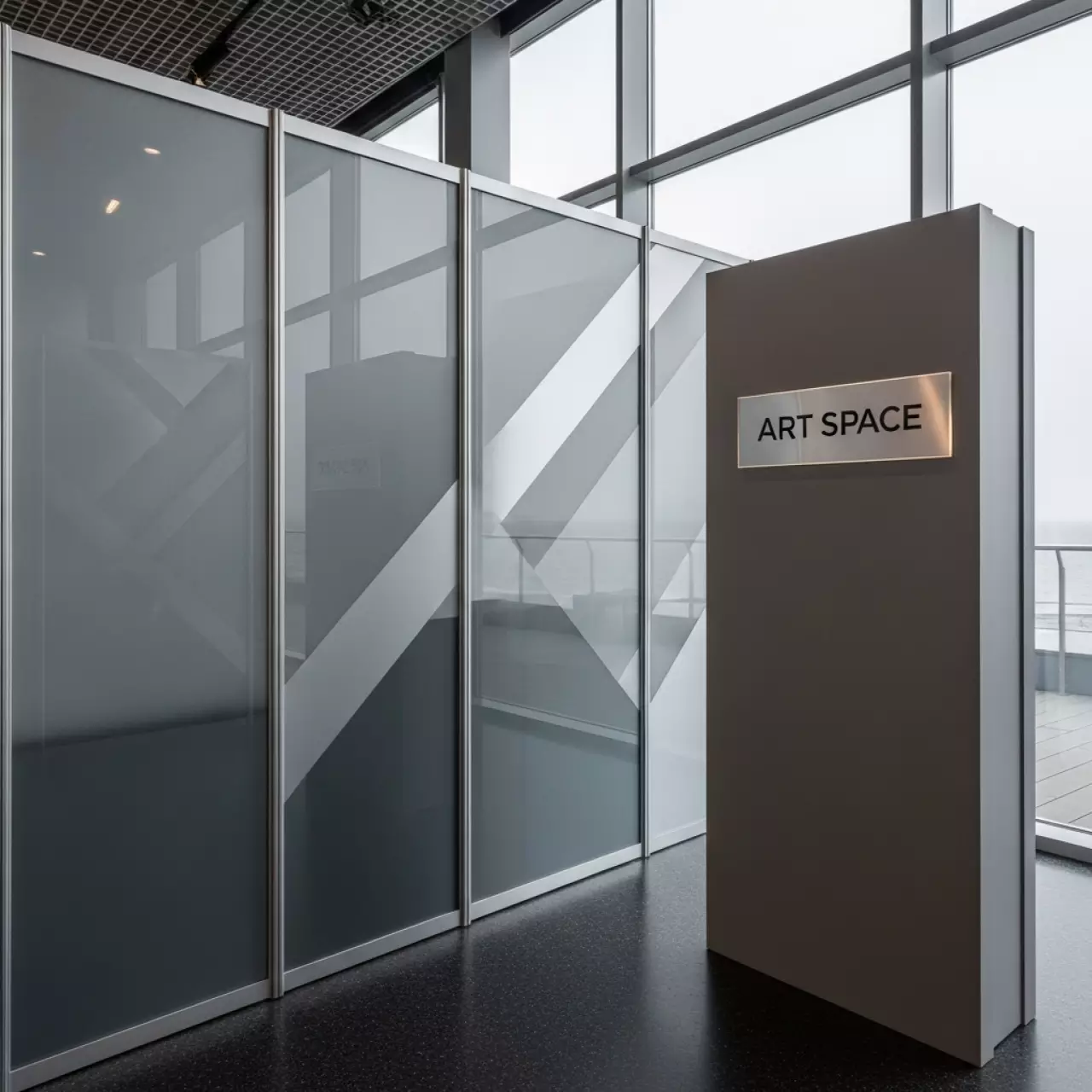 Аренда Плоттерная пленка Oracal 641 76 1,0х50 м в зале «Чайка» (Морпорт) — ART SPACE