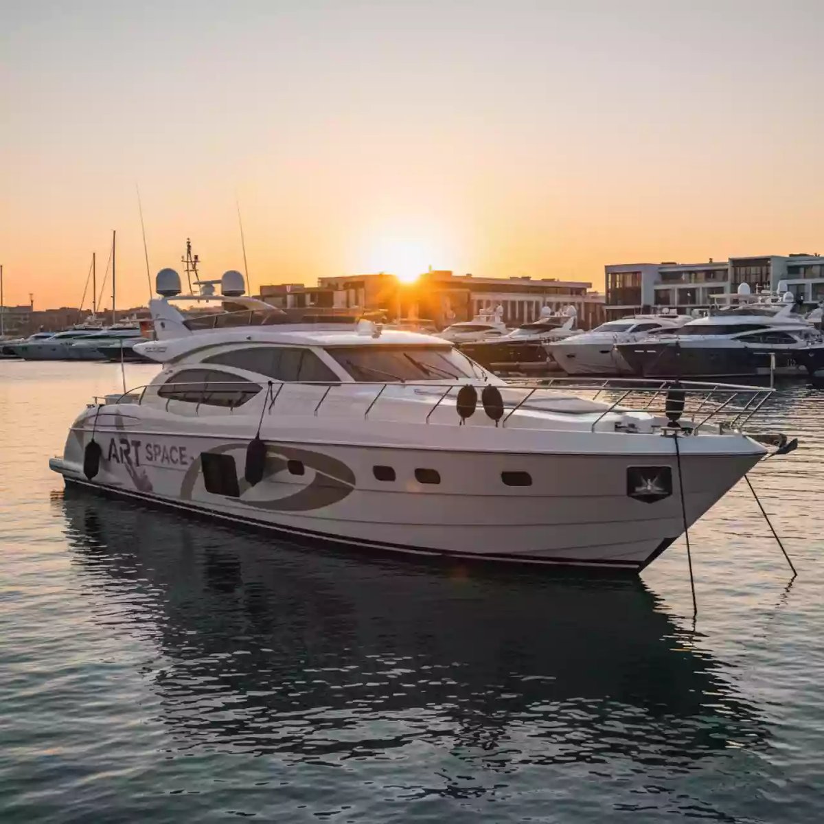 Аренда Плоттерная пленка Oracal 641 83M 1,26x50 м на VIP-яхте (Имеретинский порт) — ART SPACE