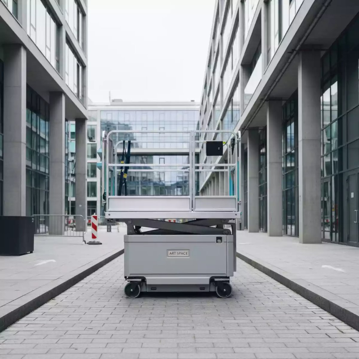 Аренда Подъемник ASD ST 650 в МФК «Горный» — ART SPACE