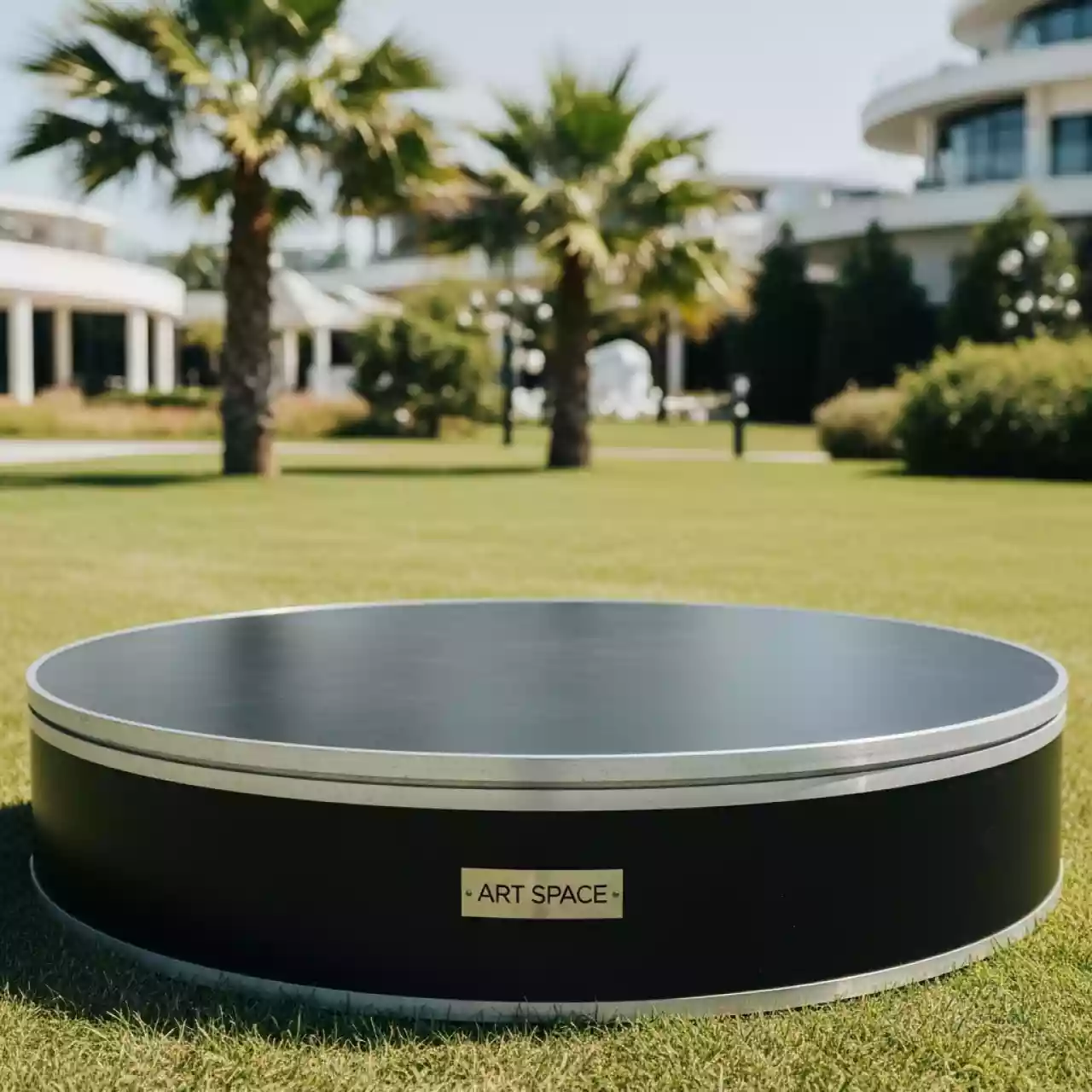 Аренда Подиум круглый 2 м высота 40 см в санатории «Октябрьский» — ART SPACE