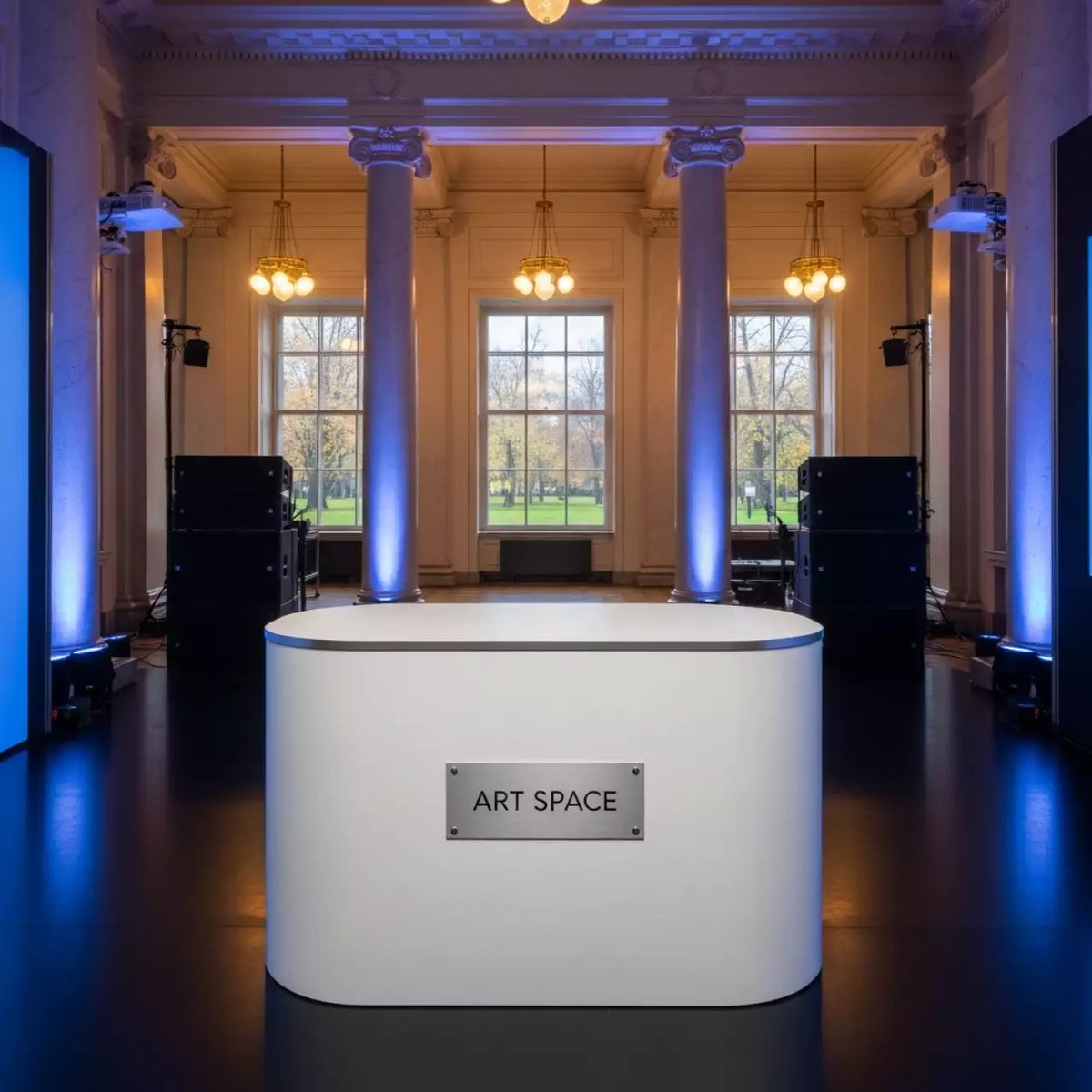 Аренда Подиум закругленный 4х3 м в санатории «Металлург» — ART SPACE