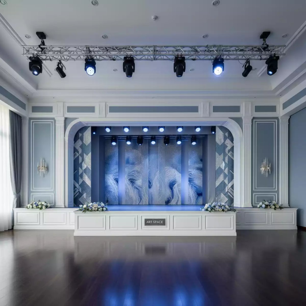 Аренда Подиумы и сцены в Маринс Парк Отеле — ART SPACE