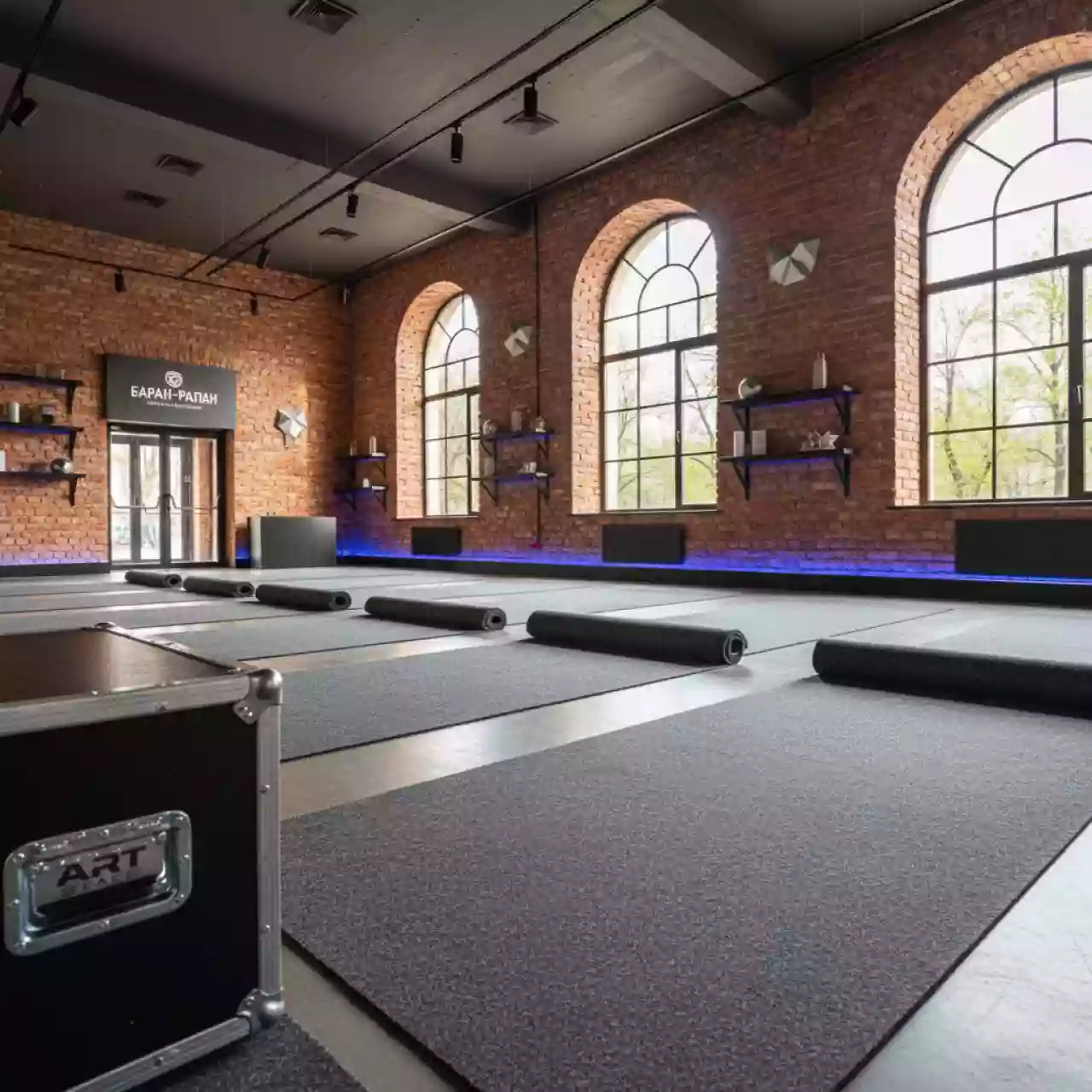 Аренда Подложка для напольных покрытий в ресторане «Баран-Рапан» — ART SPACE