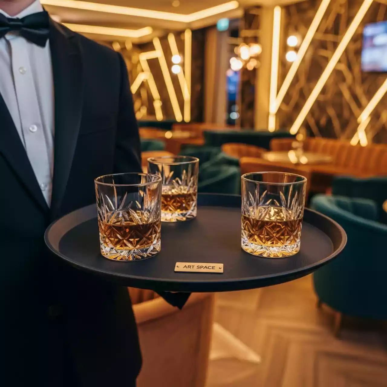 Аренда Поднос для официанта прорезиненный D 40 см в Mercure Сочи Центр — ART SPACE