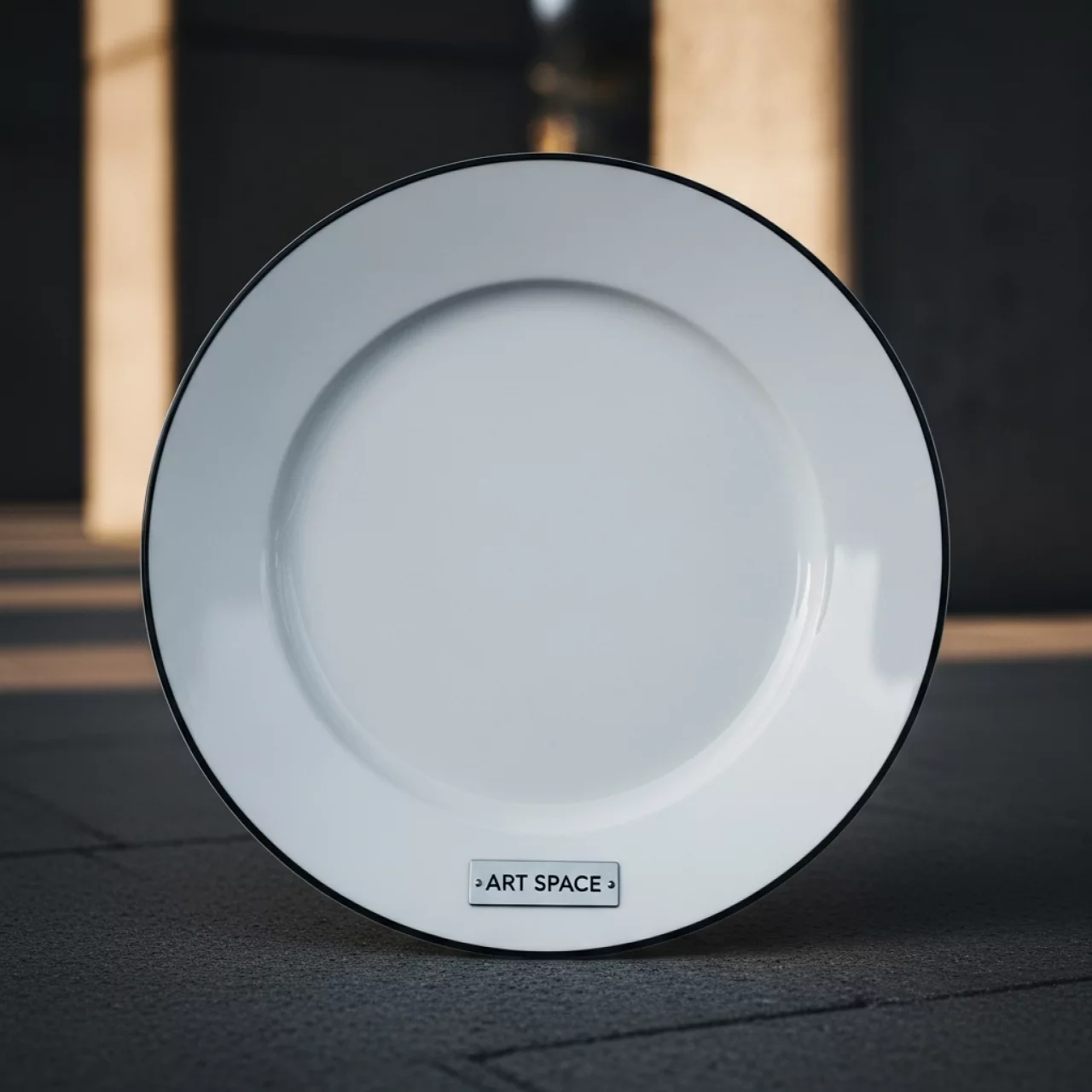 Аренда Подстановочная тарелка Тори с черным кантом в Swissôtel Resort Sochi Kamelia — ART SPACE