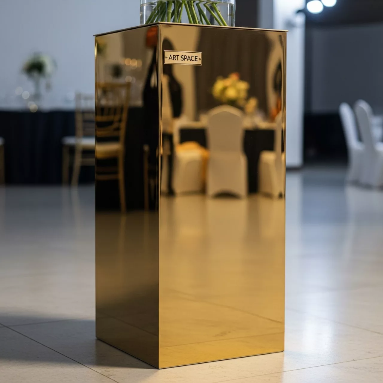 Аренда Подставка «Куб» золотая в банкетном зале «Дельфин» — ART SPACE