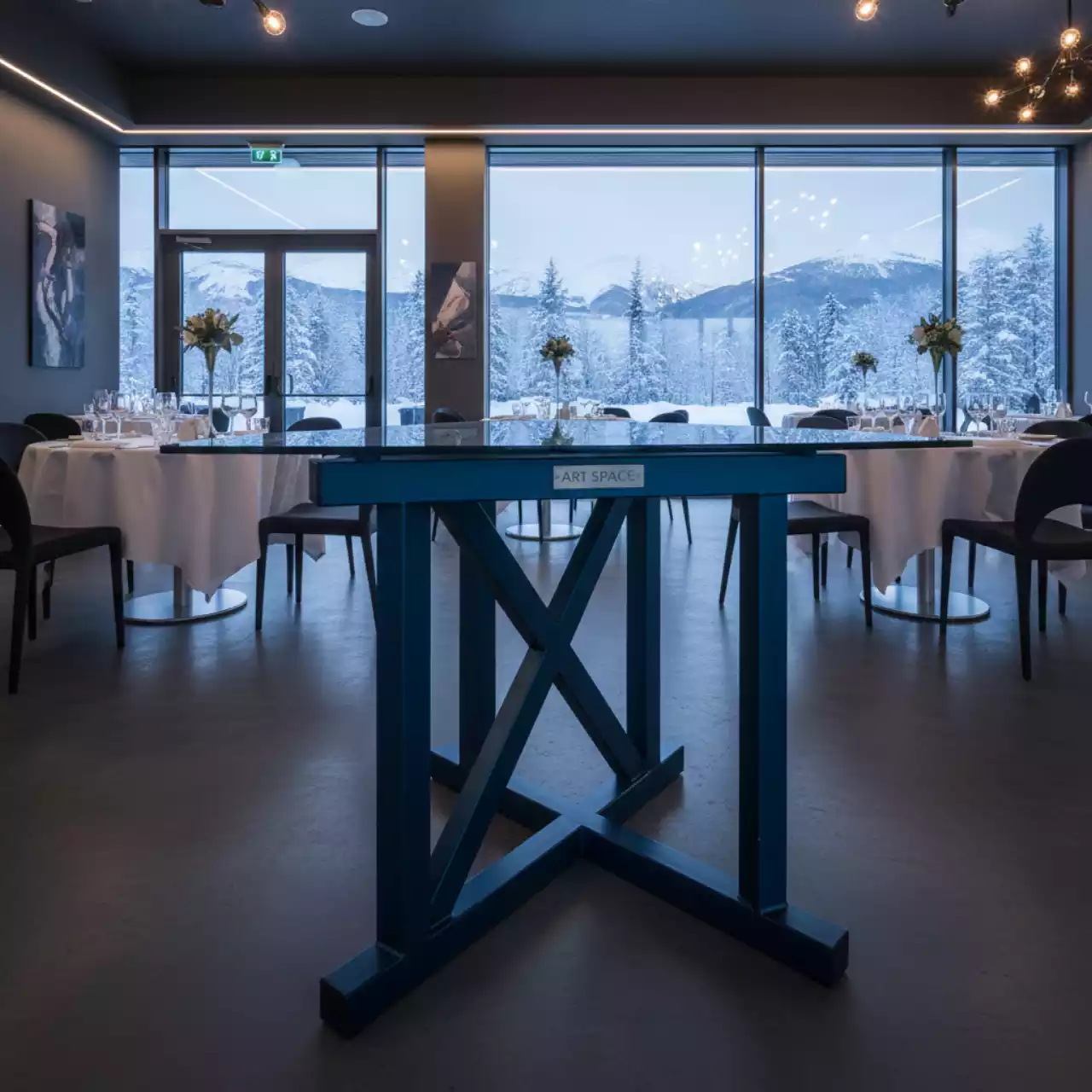 Аренда Подстолье 1099EM в ресторане «Магеллан» — ART SPACE