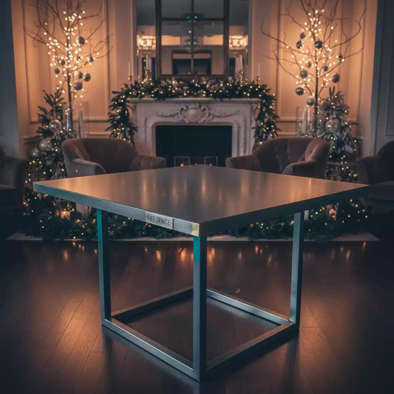 Аренда Подстолье 2202EM в Mövenpick Hotel — ART SPACE