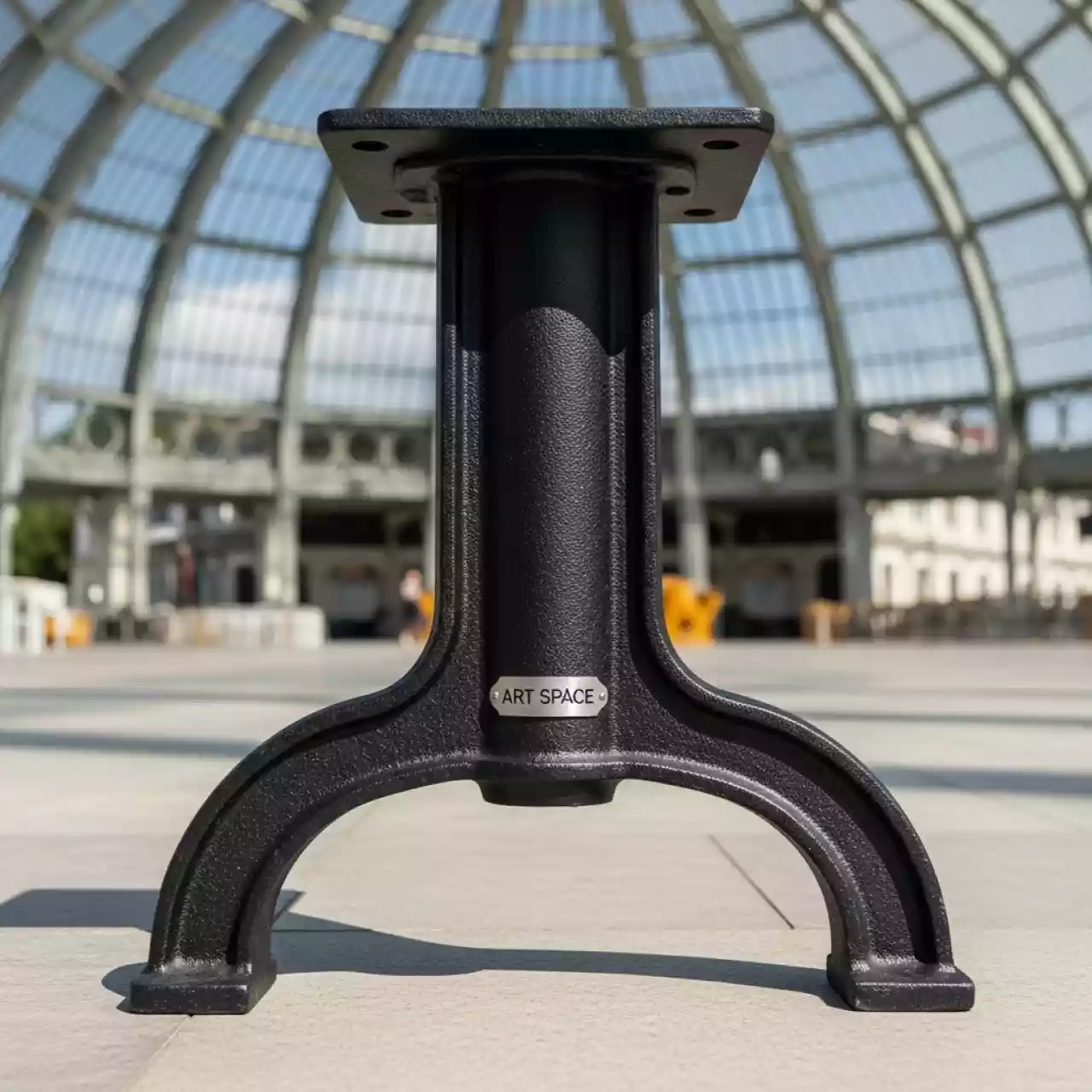 Аренда Подстолье чугунное 1034 барное в ледовом дворце «Большой» — ART SPACE