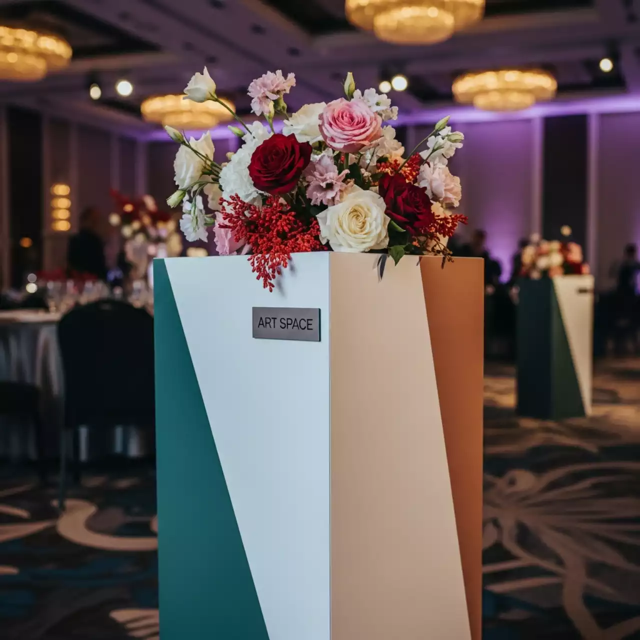 Аренда Подстолье Дейл 2 в Courtyard by Marriott Sochi — ART SPACE