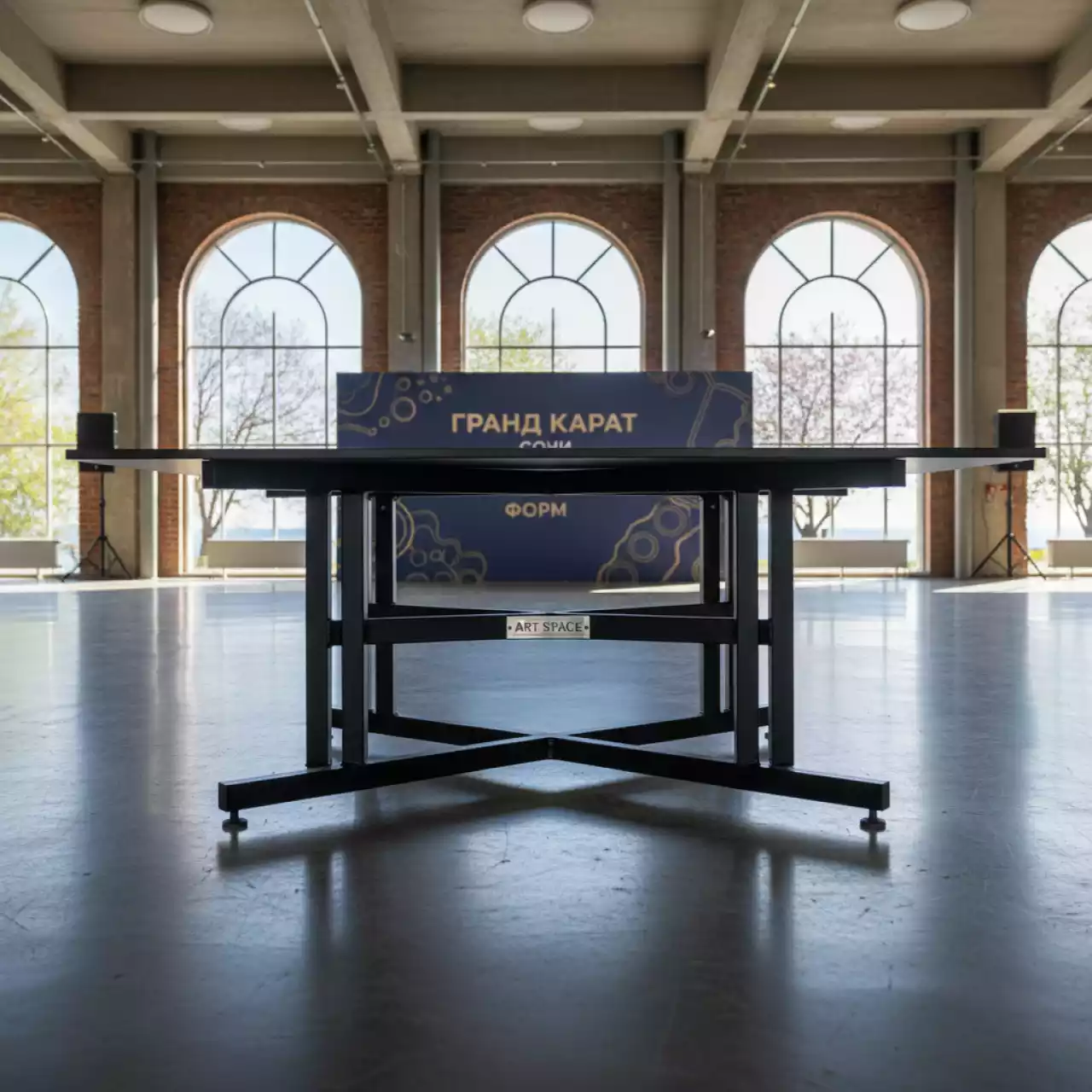 Аренда Подстолье двойное складное металлическое Nemo Double в Grand Karat Sochi — ART SPACE