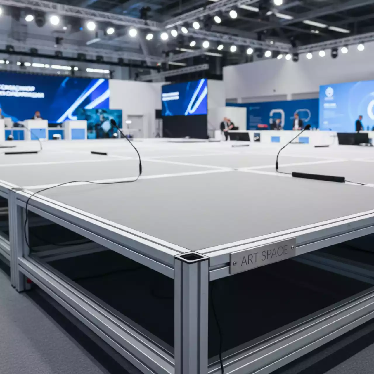 Аренда Подстолье Кобе МН в VK Stadium Sirius — ART SPACE