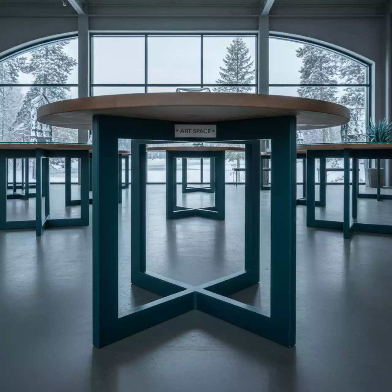 Аренда Подстолье металлическое BG4K в Bridge Resort — ART SPACE