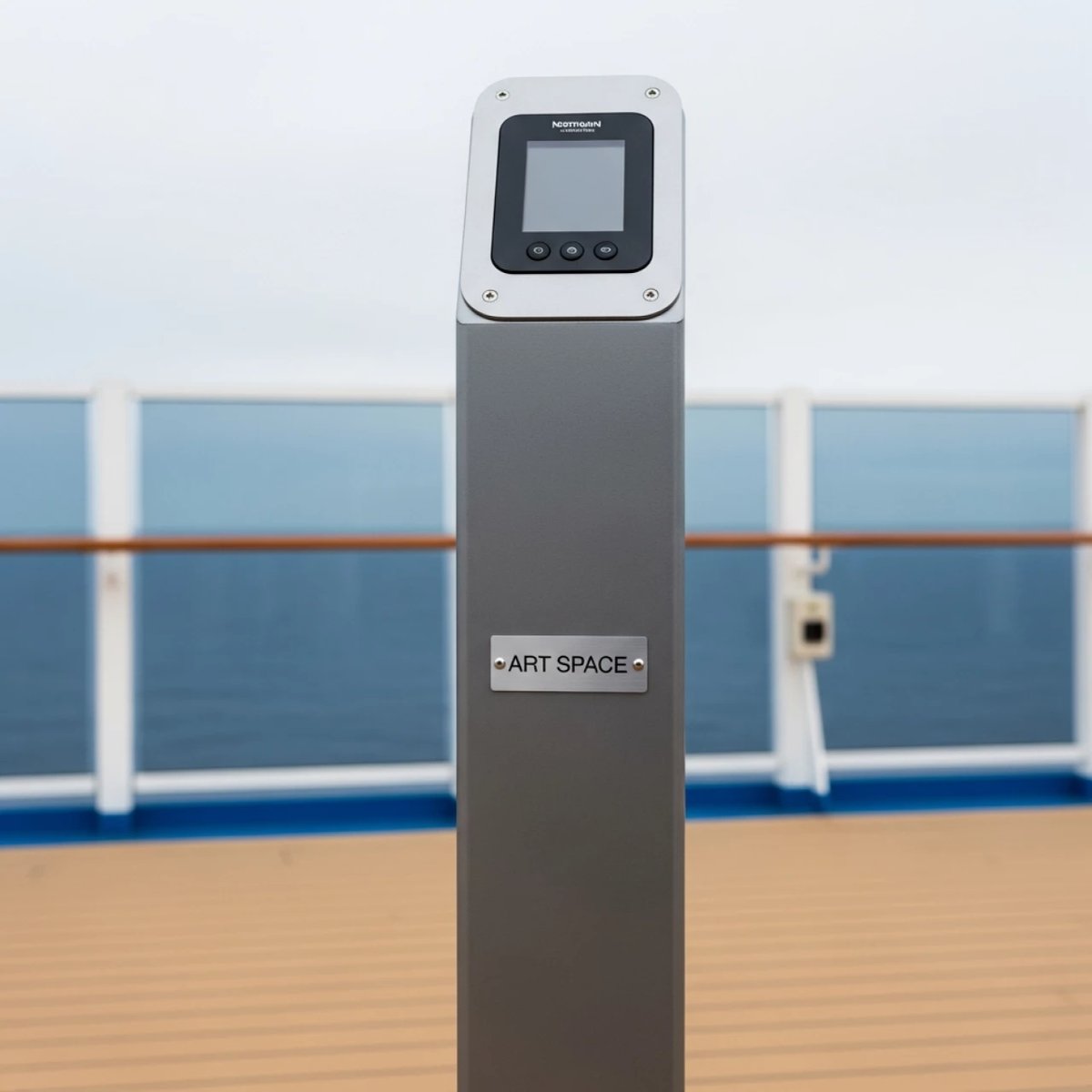 Аренда Подстолье металлическое Norman 3 Pod на теплоходе «Дагомыс» — ART SPACE