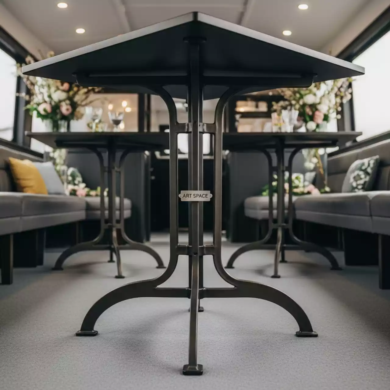 Аренда Подстолье Ярис 2 на теплоходе «Дагомыс» — ART SPACE