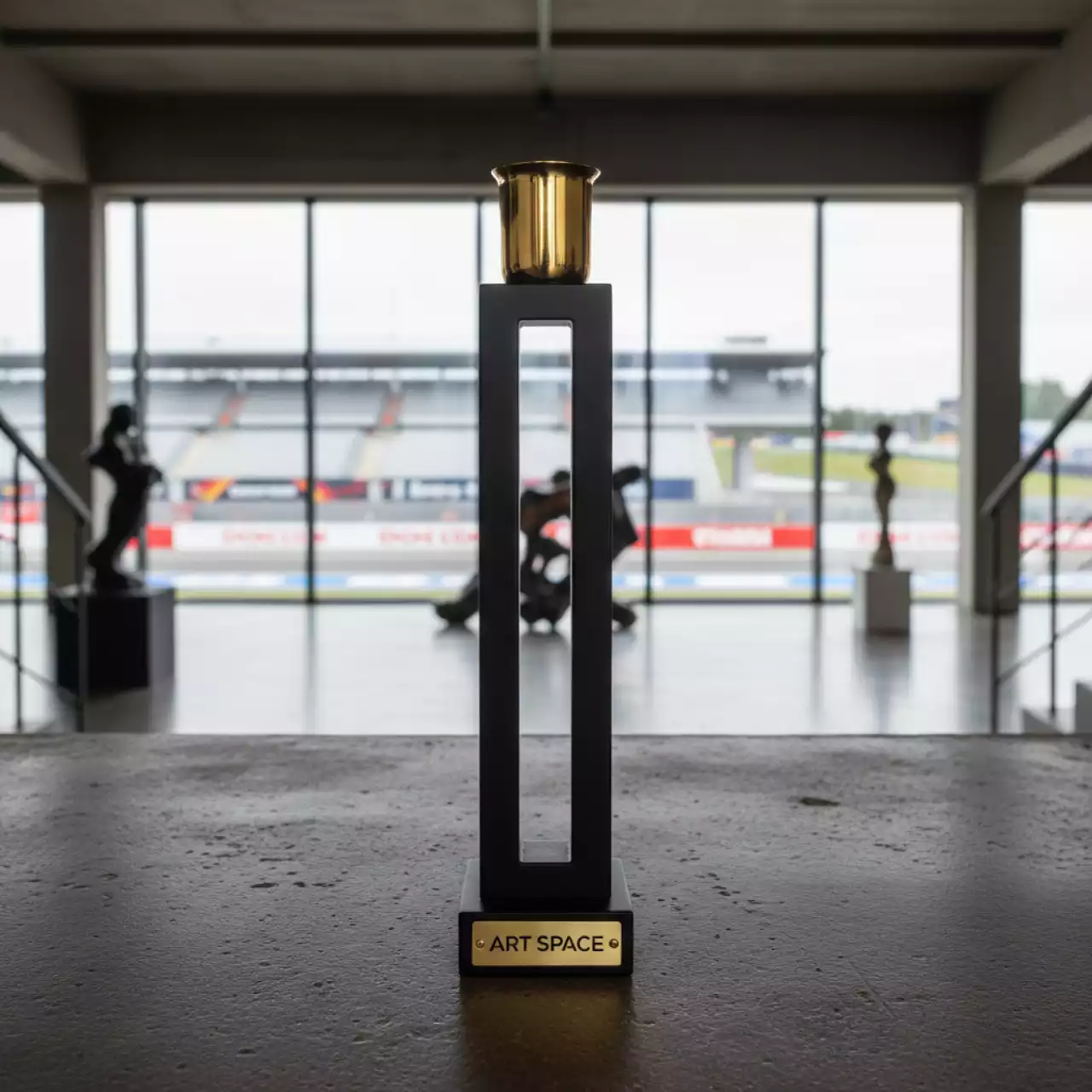 Аренда Подсвечник Minimalism черный золото 230 мм на Сочи Автодроме — ART SPACE