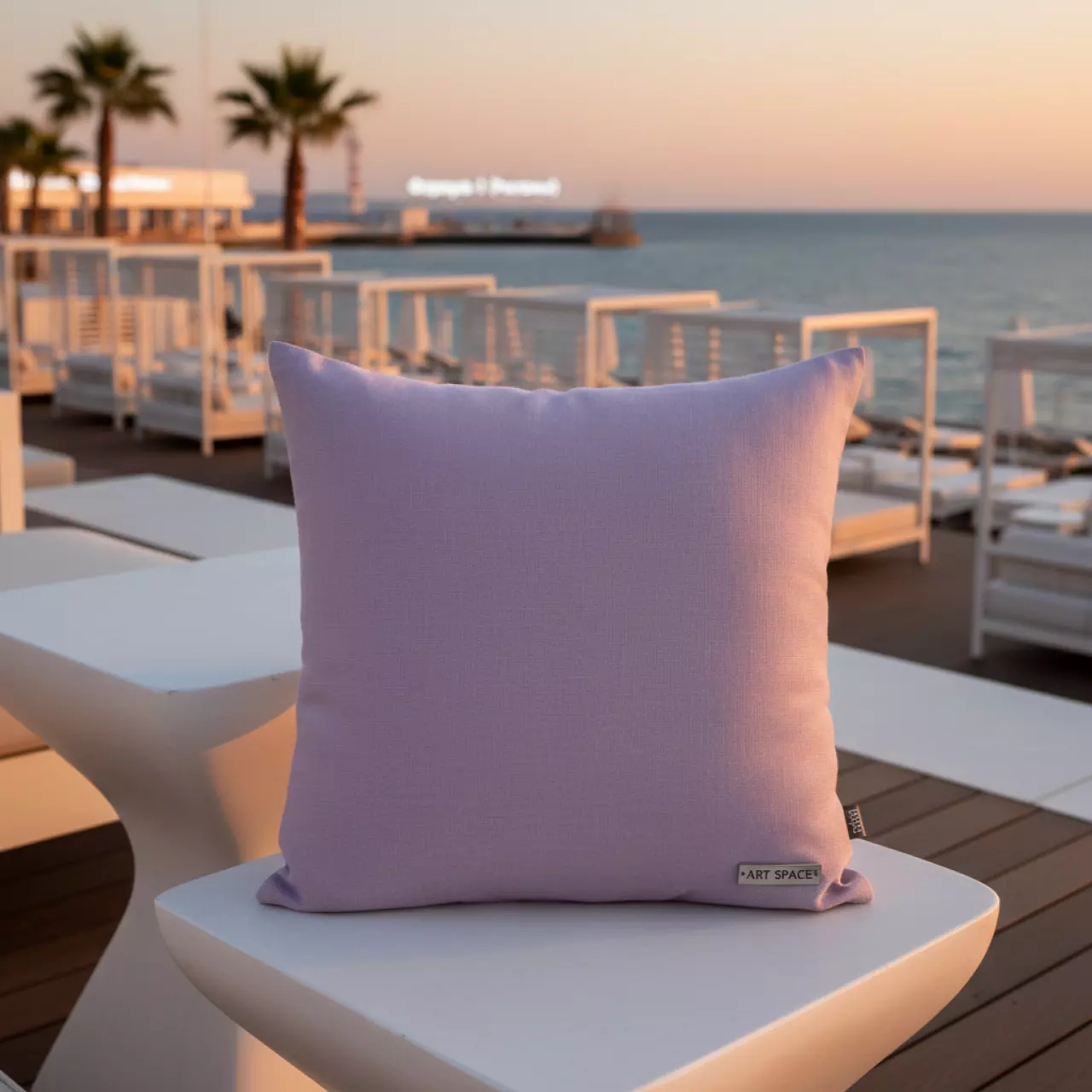 Аренда Подушка АШТОН лавандовая на пляже «Мандарин» — ART SPACE