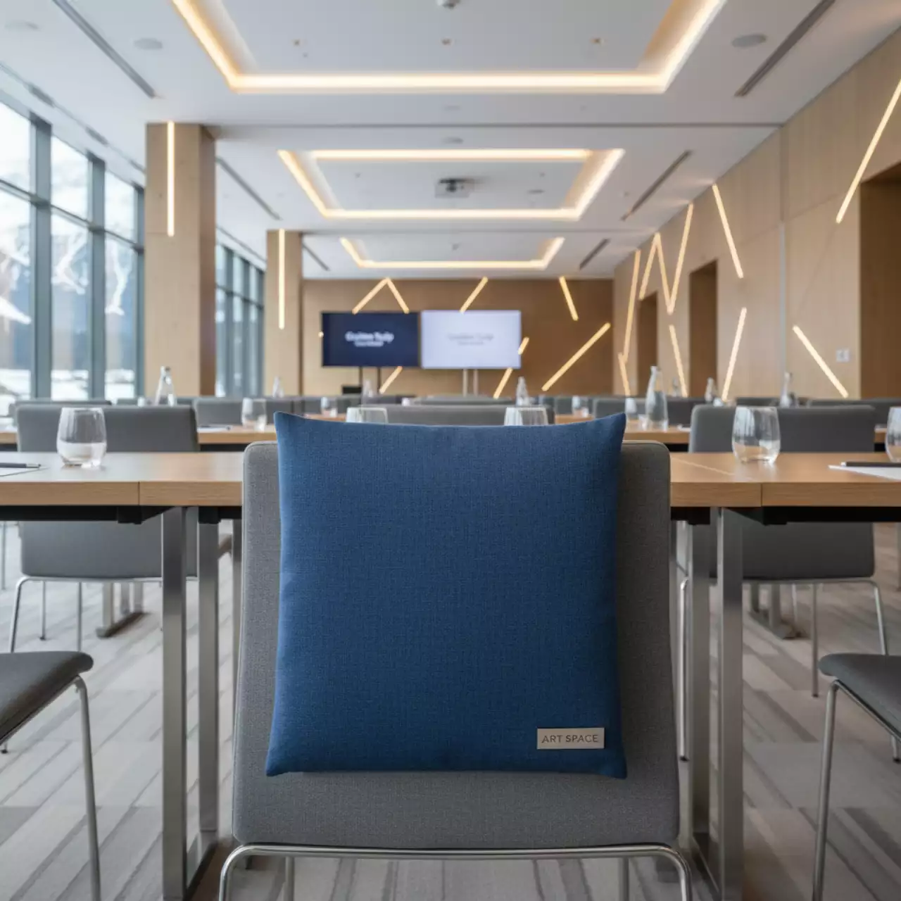 Аренда Подушка для кресла AZZURA 150 в Golden Tulip Rosa Khutor — ART SPACE