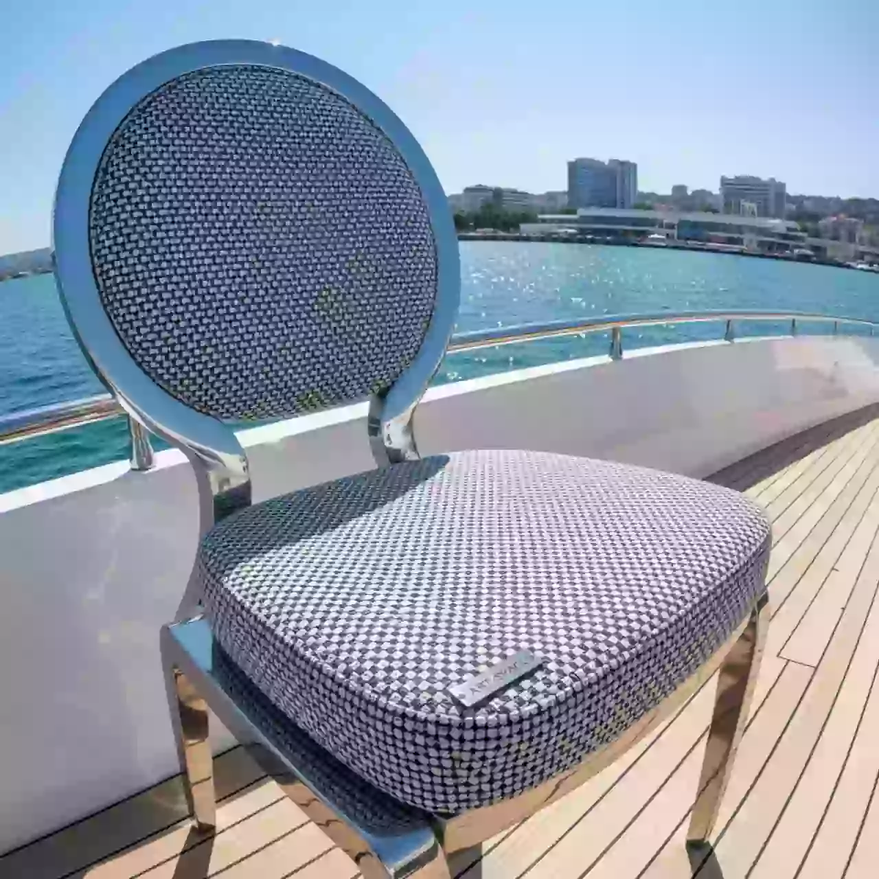 Аренда Подушка для стула Кьявари 2 см клетка на VIP теплоходе (Морпорт Сочи) — ART SPACE