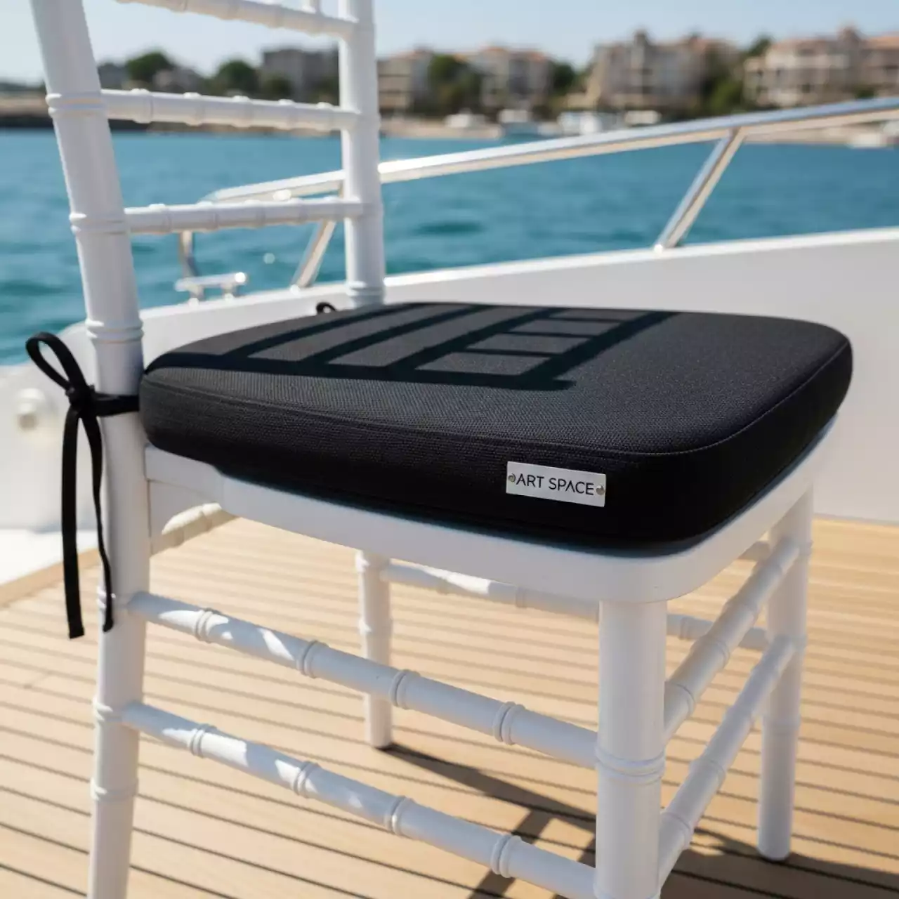 Аренда Подушка для стула Кьявари ричард черная 2 см на VIP-яхте (Имеретинский порт) — ART SPACE