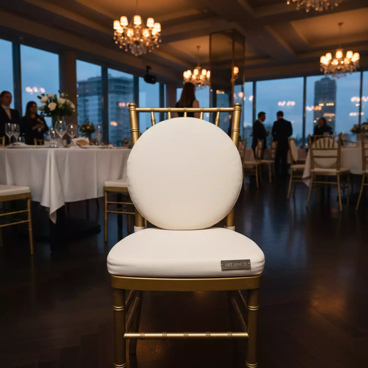 Аренда Подушка для стула Кьявари синтепон в ресторане «Магадан» — ART SPACE