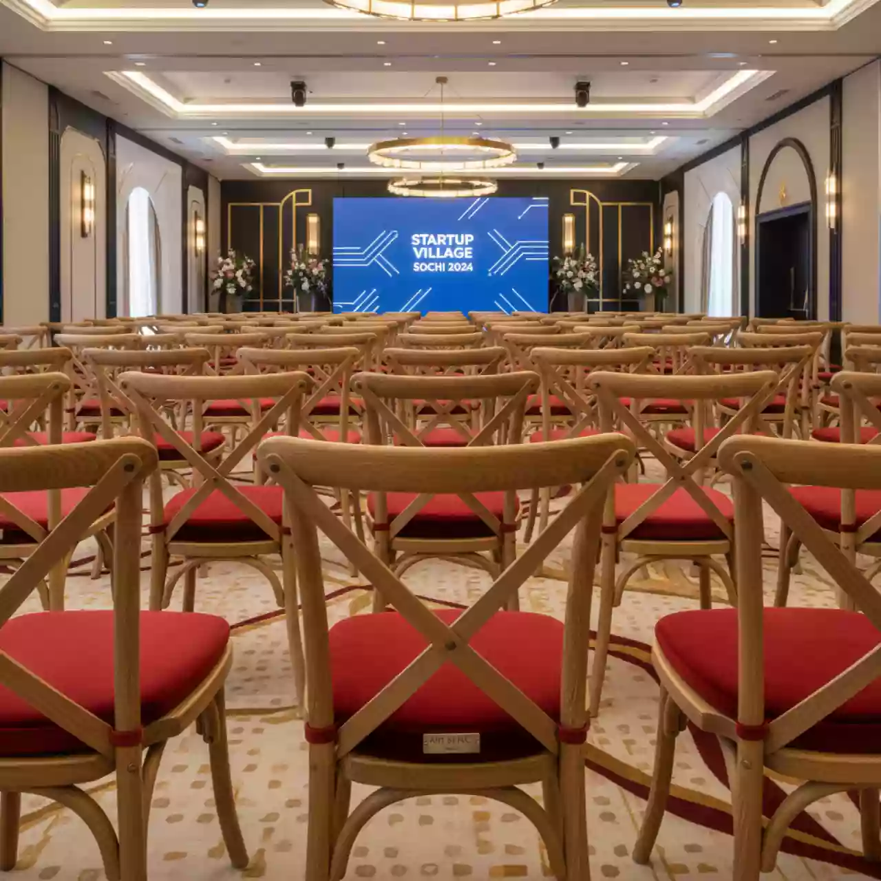 Аренда Подушка для стула Кроссбэк красная 3 см в Mercure Сочи Центр — ART SPACE