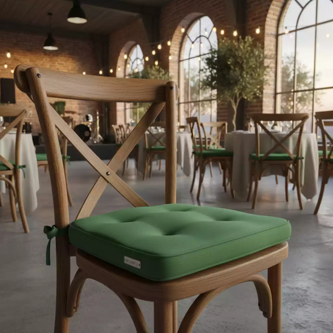 Аренда Подушка для стула Кроссбэк зеленая 3 см в ресторане «Brunello» — ART SPACE