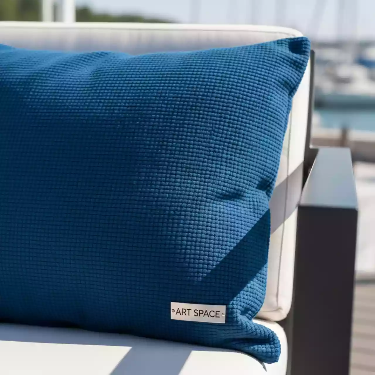 Аренда Подушка Gurli синяя в ресторане «Паруса» — ART SPACE