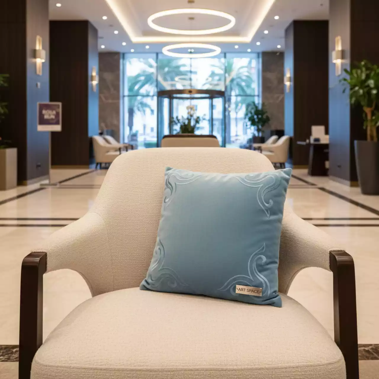 Аренда Подушка ИДИЛЛИЯ голубая в Mercure Сочи Центр — ART SPACE