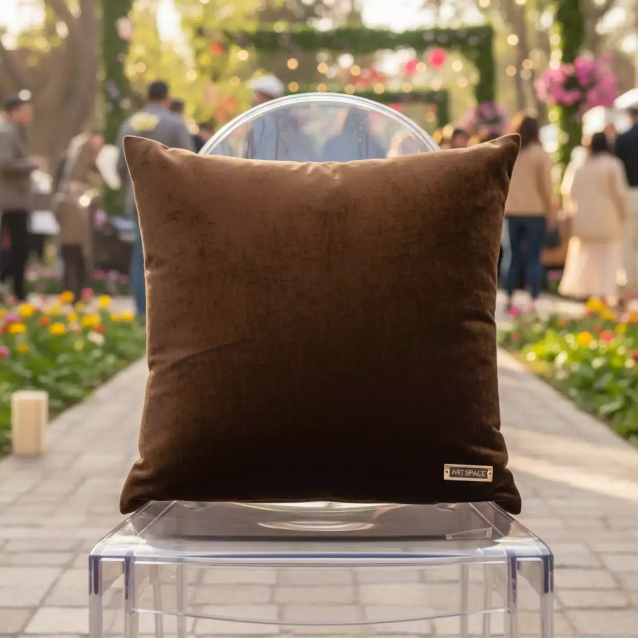 Аренда Подушка мягкая бархатная для пластикового стула шоколадная в Karat Resort — ART SPACE