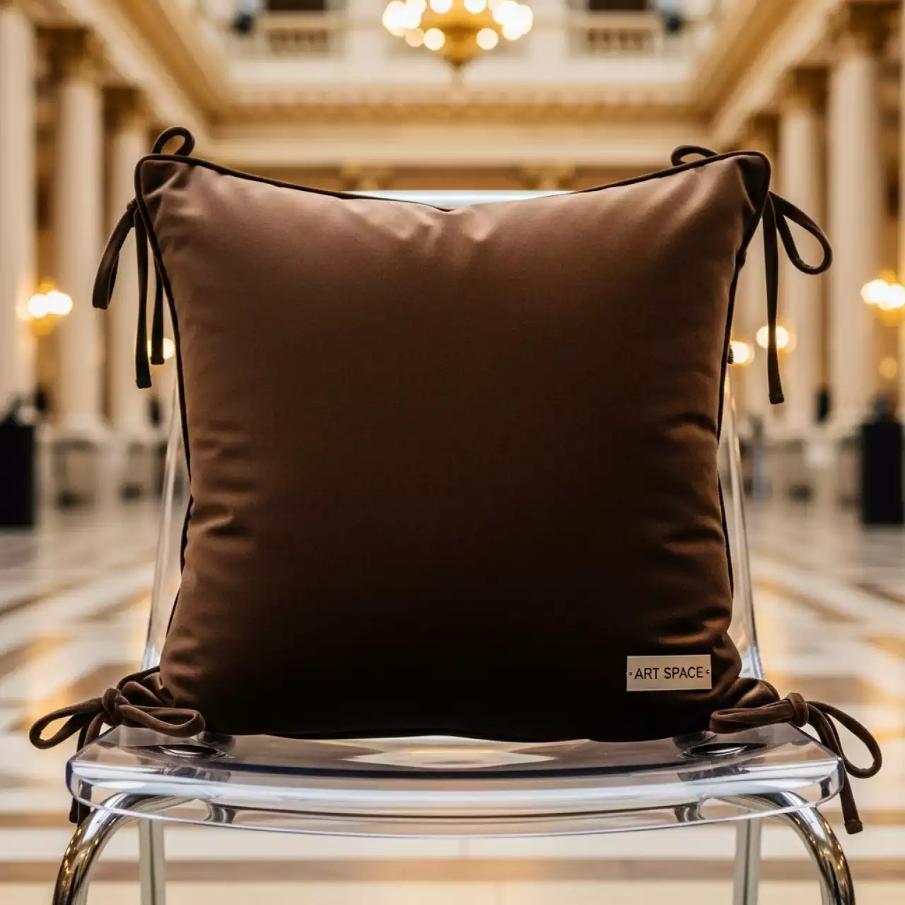 Аренда Подушка мягкая для пластикового стула бархатная шоколадная в Omega Sirius — ART SPACE
