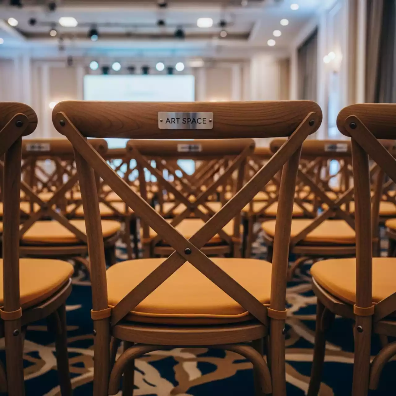 Аренда Подушка на стул Cross Back в Imeretinskiy Hotel — ART SPACE