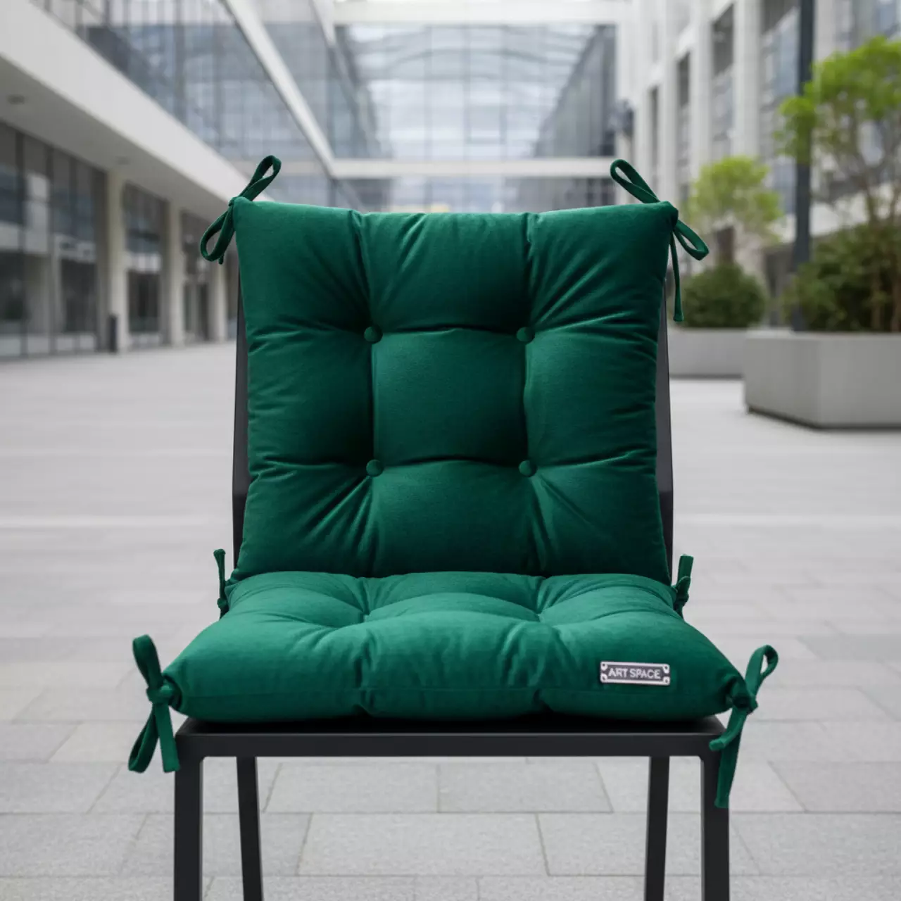 Аренда Подушка на стул галета велюр зеленая в комплексе Sea Galaxy — ART SPACE