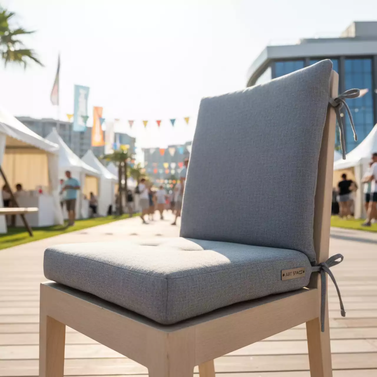 Аренда Подушка на стул Justina серая в Bridge Resort — ART SPACE