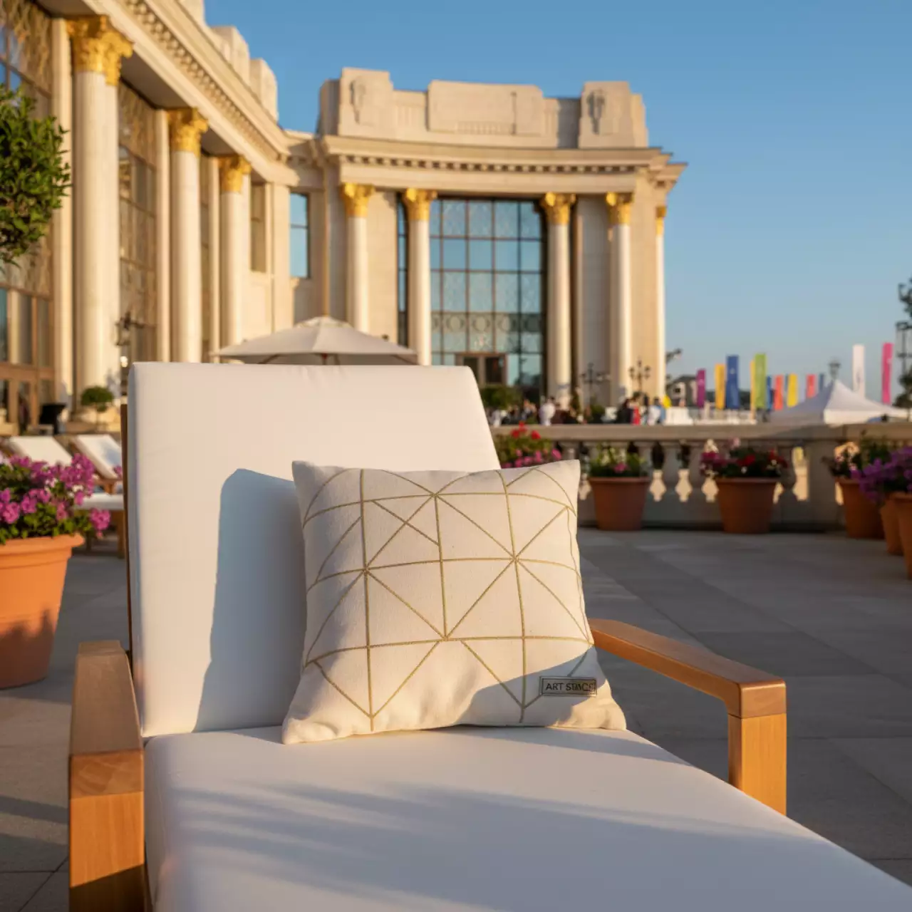 Аренда Подушка профессиональная пляжная Milk Tessuto в казино «Сочи» — ART SPACE
