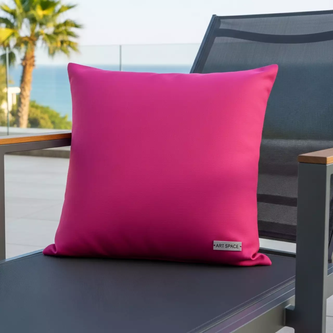 Аренда Подушка розовая Pink на вилле «Анна» — ART SPACE