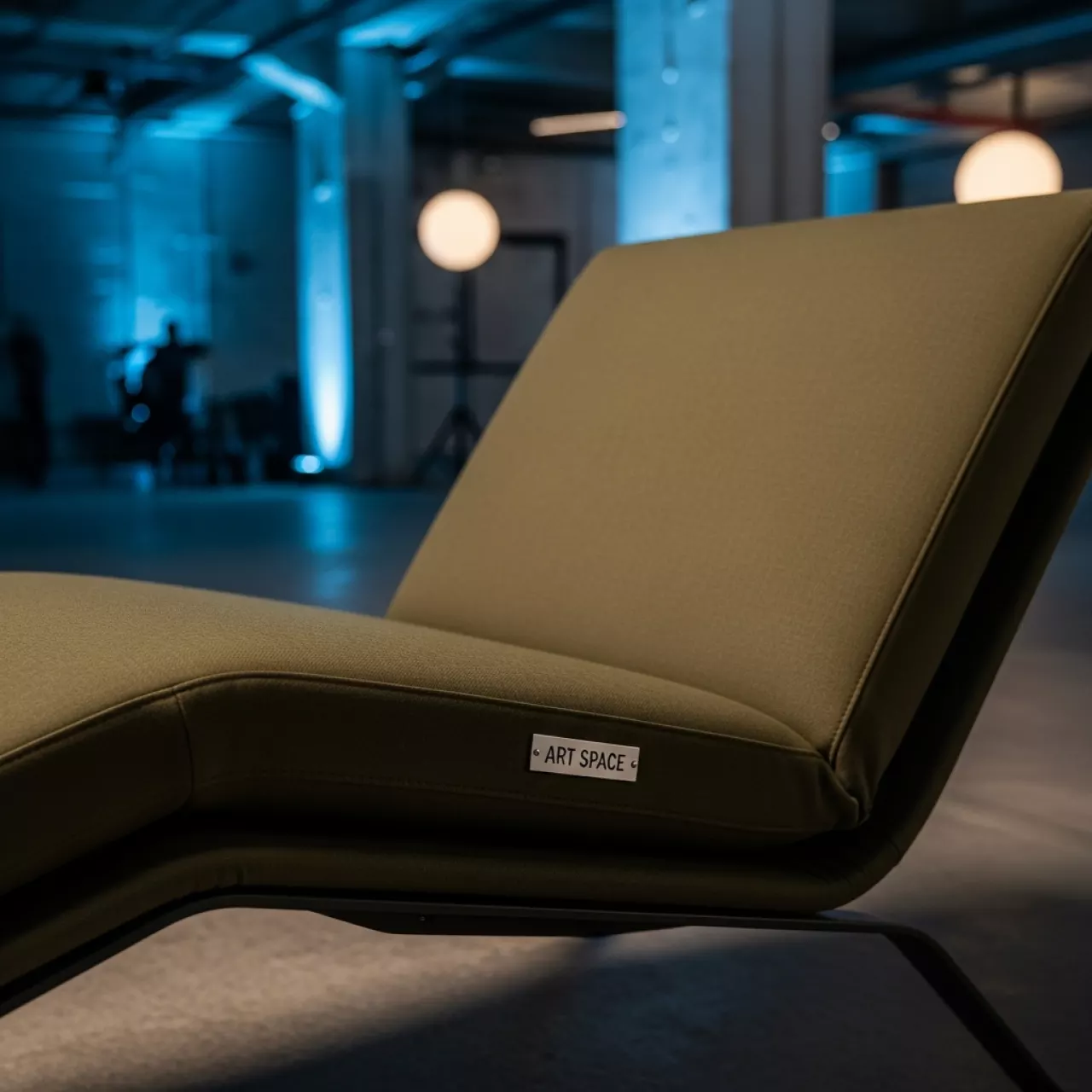 Аренда Подушка сиденья Комфорт для шезлонга Flow темный хаки в VK Stadium Sirius — ART SPACE