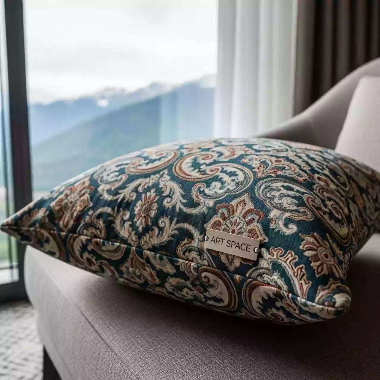 Аренда Подушка восточная в Golden Tulip Rosa Khutor — ART SPACE