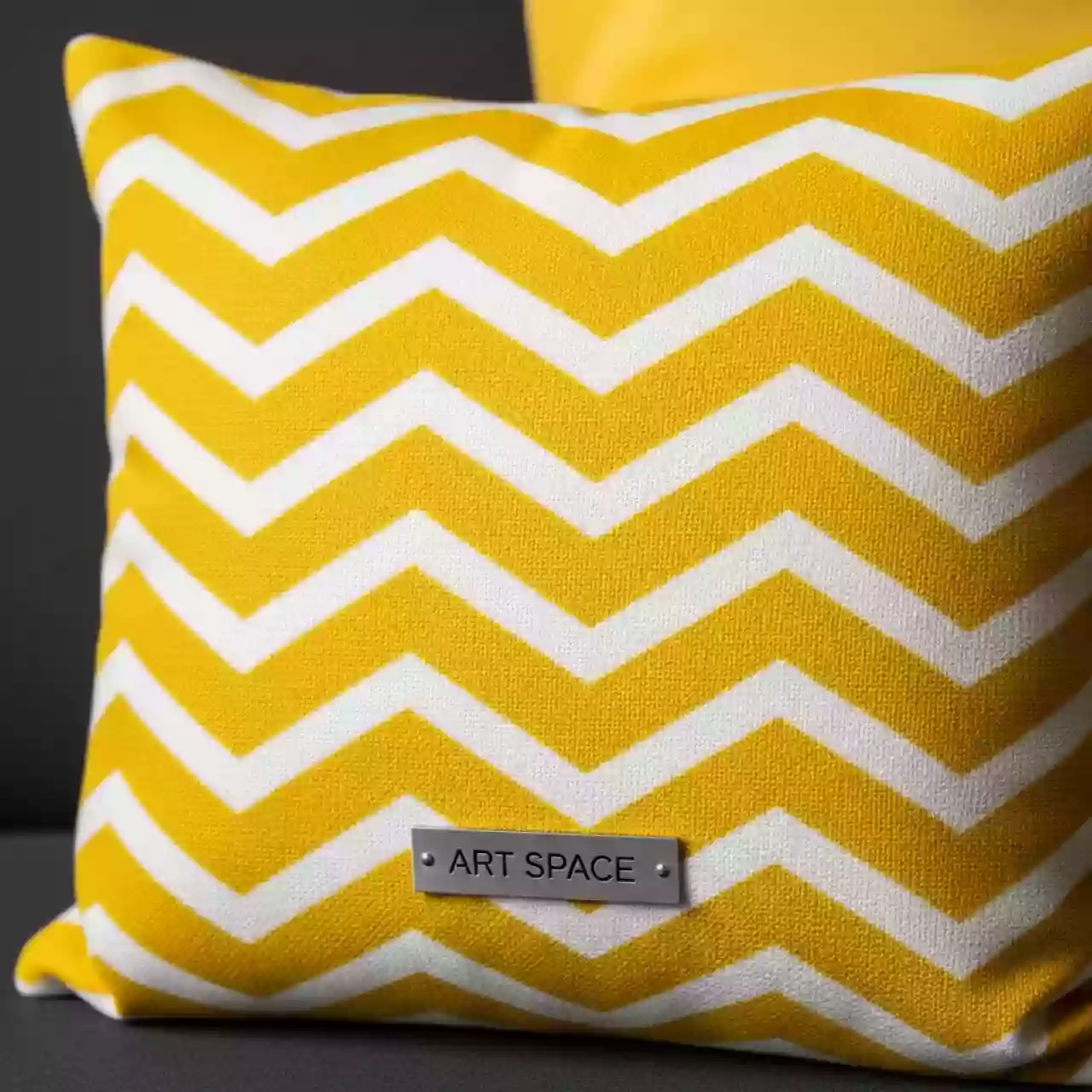 Аренда Подушка желтая Zigzag Yellow в ресторане «Магадан» — ART SPACE