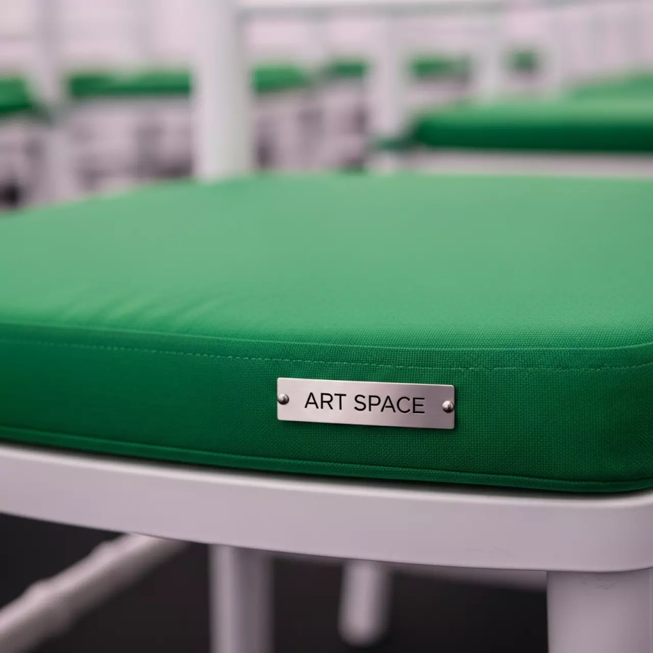 Аренда Подушки для стула Кьявари 2 см ричард зеленый в ледовом дворце «Роза Хутор» — ART SPACE