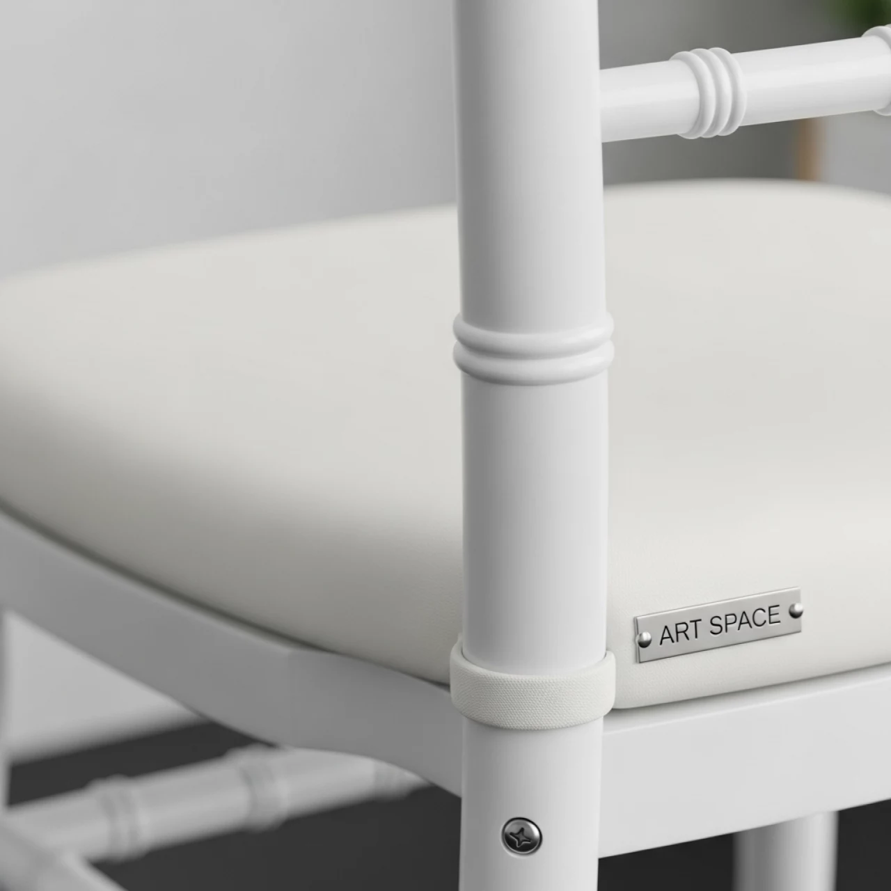 Аренда Подушки для стула Кьявари габардин белая 2 см в усадьбе Голицына — ART SPACE